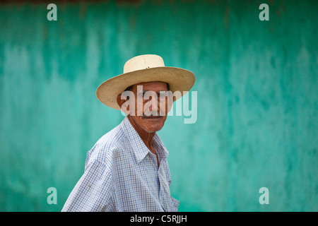 Alter Mann im Kanton La Junta, Comalapa, Chalatenango, El Salvador Stockfoto