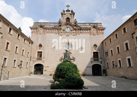 | [de] Kloster Lluc, Mallorca, Spanien, Europa | [En] Lluc Kloster, Mallorca, Spanien, Europa Stockfoto