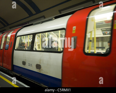 Bewegliche Nordlinie Rohr Plattform verlassen Stockfoto