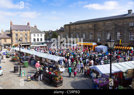 Alnwick, Northumberland, UK - Alnwick Music Festival 2011 - Markt quadratischen Bühne. Stockfoto