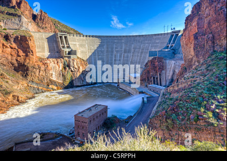 Theodore Roosevelt Dam, Wasserkraft erzeugen, Apache Trail in Arizona Highway 88, Arizona, USA Stockfoto