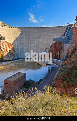 Theodore Roosevelt Dam, Wasserkraft erzeugen, Apache Trail in Arizona Highway 88, Arizona, USA Stockfoto