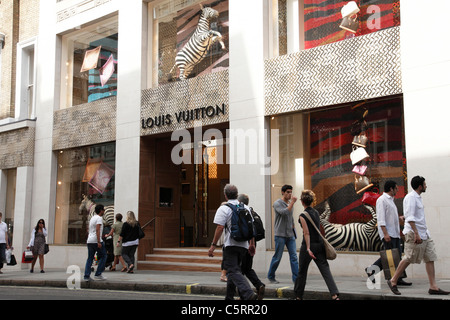 Eine Louis Vuitton speichern auf New Bond Street, London, England, Vereinigtes Königreich Stockfoto