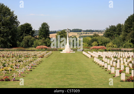 WW1 Soldatenfriedhof und Gedenkstätte durchqueren bei Thiepval, in der Nähe von Albert, Picardie, Frankreich, Europa. Stockfoto