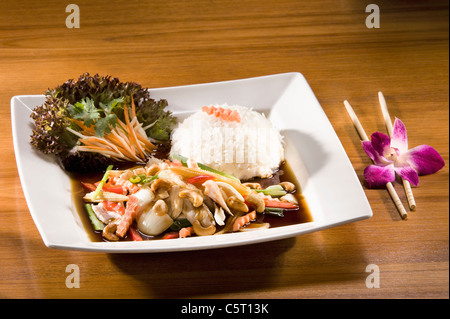 Deutschland, Bayern, München, Nahaufnahme von Gai Pad med Mamuong Stockfoto