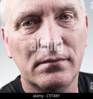 Hart-Processing - Version eine Nahaufnahme der männlichen Porträt übertrieben Textur und "Grunge" - siehe auch C5T4JM Stockfoto