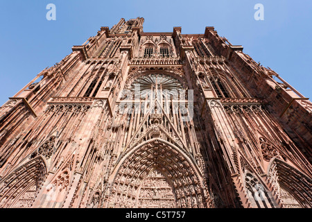 Frankreich, Elsass, Straßburg, Ansicht von Notre-Dame Kathedrale mit verzierten Tür Stockfoto