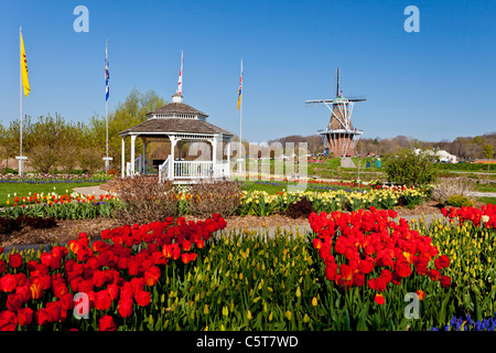 Eine dekorative Pavillon und Windmühle auf Windmill Island, Holland, MIchigan, USA. Stockfoto