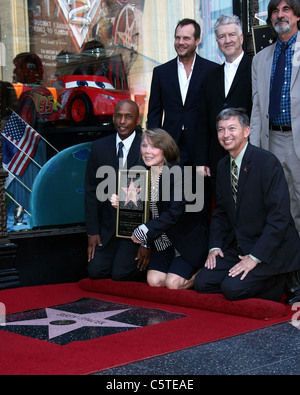 BILL PAXTON SISSY SPACEK DAVID LYNCH SISSY SPACEK GEEHRT MIT EINEM STERN AUF DEM HOLLYWOOD WALK OF FAME LOS ANGELES CALIFORNIA U Stockfoto