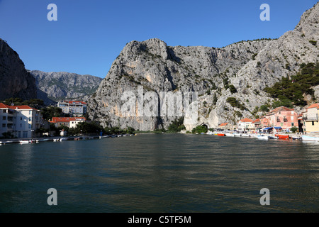 Fluss Cetina in der kroatischen Stadt Omis Stockfoto