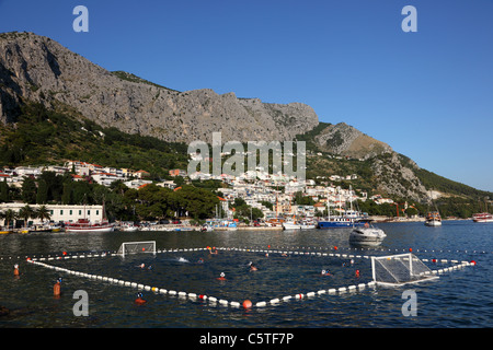 Wasserball-Match in der kroatischen Stadt Omis Stockfoto