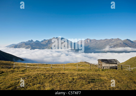 Österreich, GroÃŸglockner, Berg-Landschaft, Kabine und Wolken Stockfoto