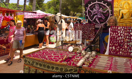 Ibiza, Balearen, Spanien - der Hippiemarkt am Punta Arabi an der Ostküste Stockfoto