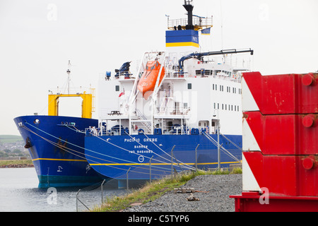 Nukleare Transport Schiffe in den Docks in Barrow in Furness, Cumbria, UK. Stockfoto