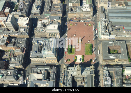 Luftaufnahme des George Square in Glasgow über die City Chambers. Stockfoto