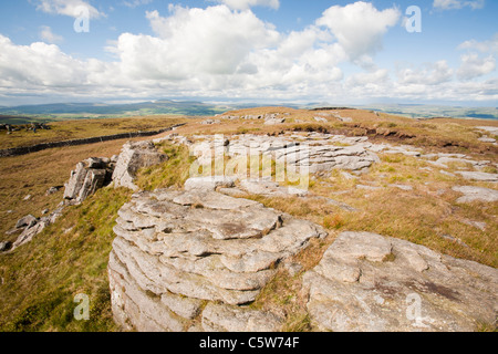 Bowland Knotts in den Trog von Bowland, Lancashire, UK, mit Blick auf den Yorkshire Dales. Stockfoto