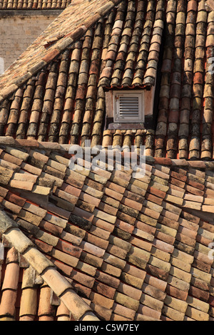 Nahaufnahme von Dubrovnik Dächer von den Stadtmauern, Dubrovnik, Kroatien Stockfoto