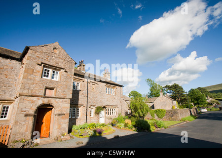 Die hübsche, feudalen Dorf von Downham, eingebettet unter Pendle Hill im Ribble Valley, Lancashire, UK, Stockfoto