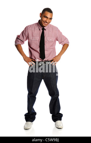 Young African American Geschäftsmann mit angewinkelten Armen isoliert auf weiß Stockfoto