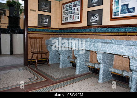 Die Waschtische viktorianischen Toiletten Pier Rothesay Isle of Bute Argyll Scotland UK United Kingdom Stockfoto