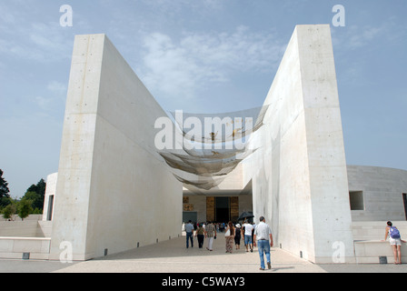 Kirche der Allerheiligsten Dreifaltigkeit Fatima in Portugal Stockfoto