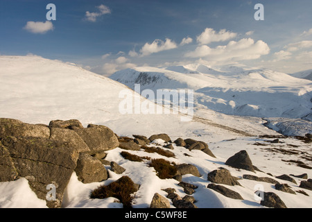 Braeriach und Lairig Ghru in Winter, Grampian Mountains, Cairngorms National Park, Schottland, Großbritannien. Stockfoto