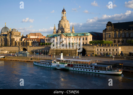 Deutschland, Dresden, Elbe und Hafen Stockfoto