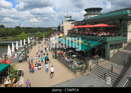 D-Oberhausen, Ruhrgebiet, Niederrhein, Nordrhein Westfalen, NRW, D-Oberhausen-Neue Mitte, Ruhr 2010, Kulturhauptstadt 2010, Route der Industriekultur, Einkaufszentrum und Freizeit-Center Centro, Promenade, elegante Promenade zum Bummeln, Geschäfte, Restauran Stockfoto