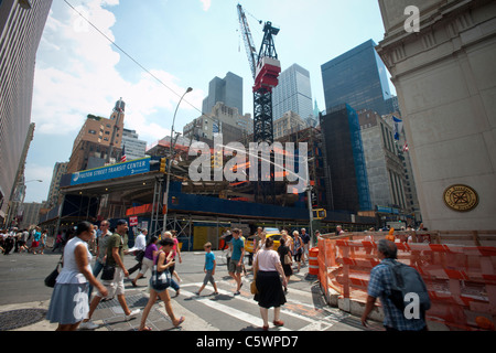 Bau der Fulton Street Transit Center auf dem Broadway und der Fulton Street in Lower Manhattan in New York Stockfoto