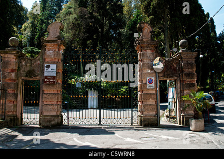 Das Tor zu den siebzehnten Jahrhundert Garten der Villa Durazzo-Centurione, gehört jetzt zu der Stadt von Santa Margherita Stockfoto