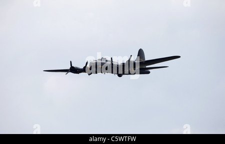 B - 17G FLYING FORTRESS SALLY B B-17 Erhaltung LTD 2. Juli 2011 Stockfoto