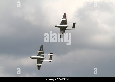 2 DE HAVILLAND VAMPIRE JETS RNOAF historischen Flug 2. Juli 2011 Stockfoto
