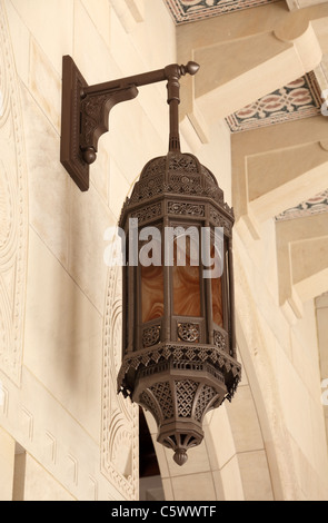 Arabische Laterne im Grand Moschee von Muscat, Oman Stockfoto