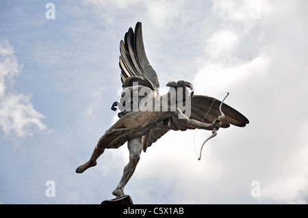 Statue von Anteros auf Shaftesbury Memorial Fountain, Piccadilly Circus, West End, Greater London, England, Vereinigtes Königreich Stockfoto