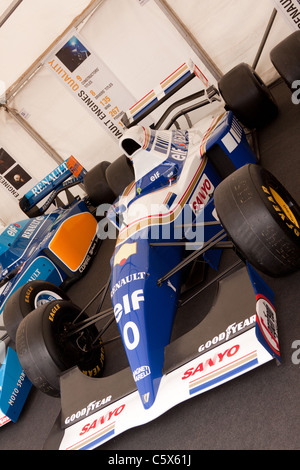 Mansellss Formel1-Wagen der legendären Williams Renault FW14B im Fahrerlager beim Goodwood Festival of Speed 2011 Stockfoto