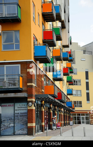 Moderne Wohnblocks in East London Greenwich Millennium Village, North Greenwich Halbinsel. Stockfoto