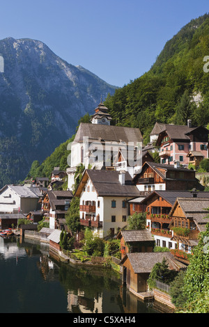 Österreich, Salzkammergut, Hallstatt Dorf und See Stockfoto