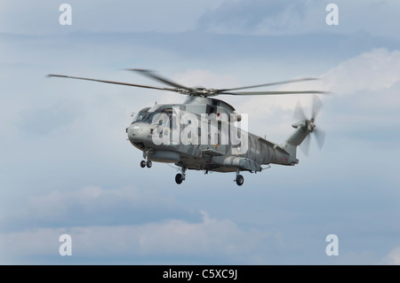 British Royal Navy Hubschrauber Augusta Westland EH-101 Merlin HM1 ZH860 aus 814 Naval Air Squadron erreicht RAF Fairford Stockfoto