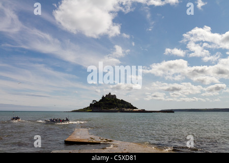 Schiffstation, St Michaels Mount bei Flut Stockfoto