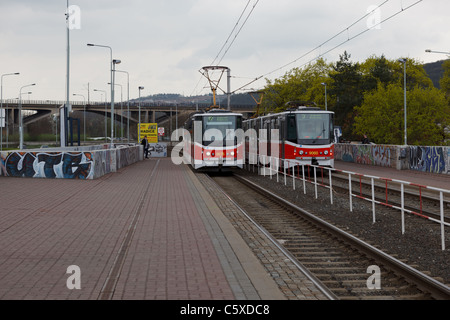 Berühmten Prager Straßenbahn Station Branic Stockfoto