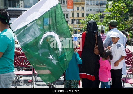 Pakistanisch-Amerikaner zu sammeln, in der Nähe von Madison Square Park in New York Stockfoto