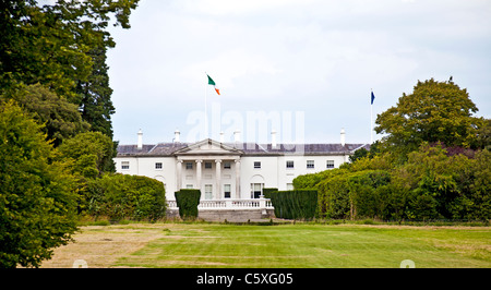 Eine Áras Uachtaráin, die offizielle Residenz des Präsidenten von Irland, Uachtarán na hÉireann im Phoenix Park, Dublin, Republik Irland. 1751 Stockfoto