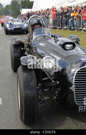 Cholmondeley Castle Pageant of Power. Das 1956 HWM Stovebolt Special auf dem Cholmondeley Pageant of Power. Stockfoto