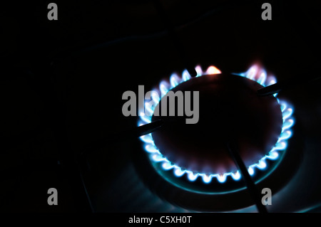 Nahaufnahme, Herd mit Flamme Stockfoto