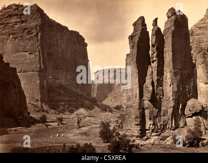 Cañon de Chelle. Wände der Grand Cañon etwa 1200 Fuß in der Höhe, ca. 1873 Stockfoto