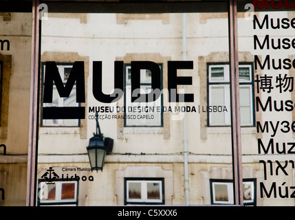 Die Fassade des Museu Design e da Moda (MUDE) in Lissabon Stockfoto