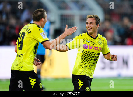 Bundesliga, Borussia Dortmund vs. Hamburger SV 3:1, Torschützen Kevin Großkreutz (links) und Mario Götze (Goetze) feiern Stockfoto