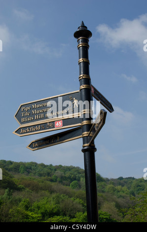 Wegweiser in Ironbridge, Shropshire, England, UK Stockfoto