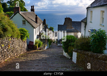 Die engen, gepflasterten Gassen von Clovelly Stockfoto