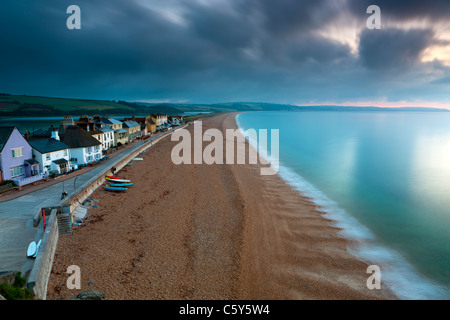 Blick entlang Sandstrand Torcross. South Devon, England, Vereinigtes Königreich, Europa Stockfoto